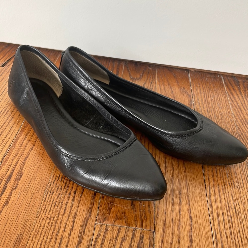 FRYE Regina Flats